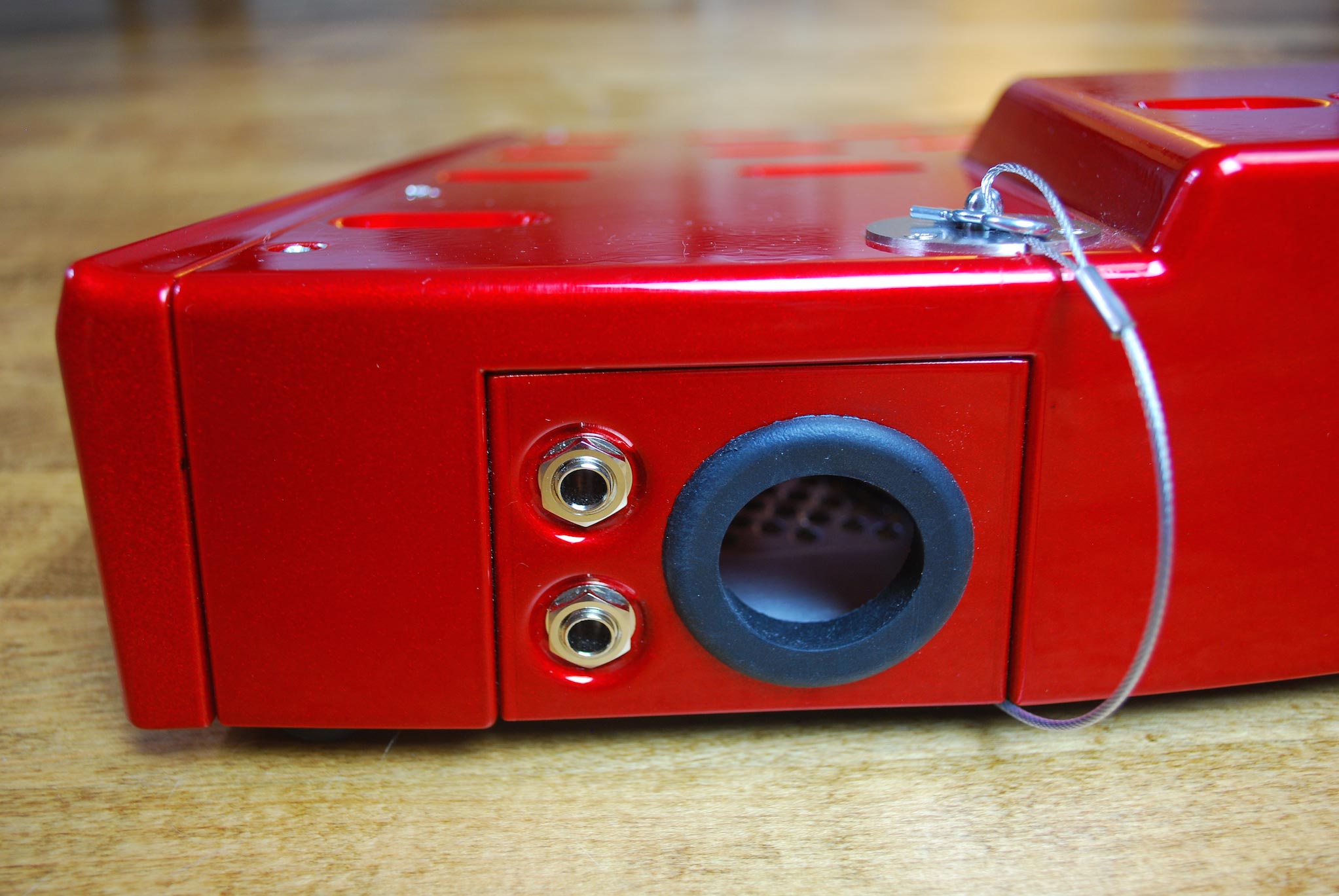 Pedalboard Custom Porthole Back Panel